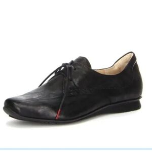 NWT..Think! Black Leather Women's Shoes.